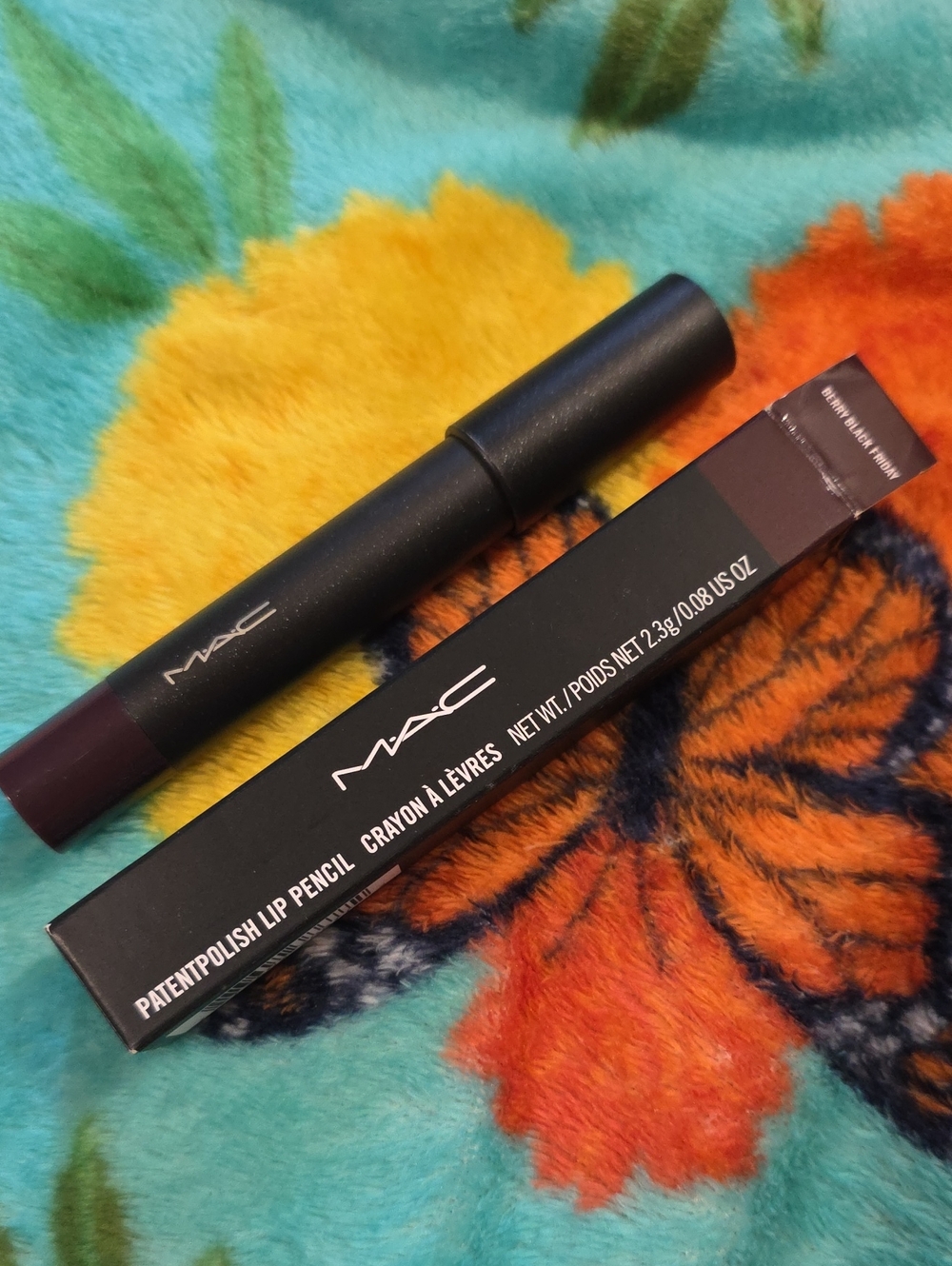 Mac Berry Black Friday Patentpolish Lip Pencil Crayon Lipstick NIB
